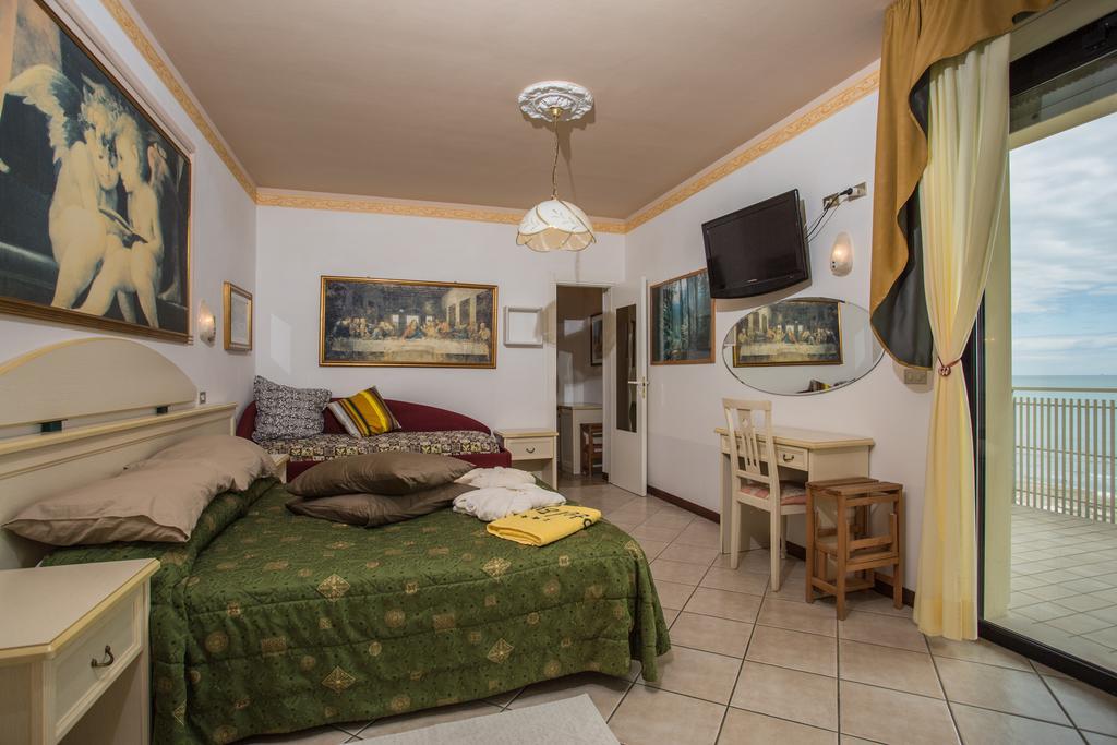 Hotel Byron Milano Marittima Eksteriør billede