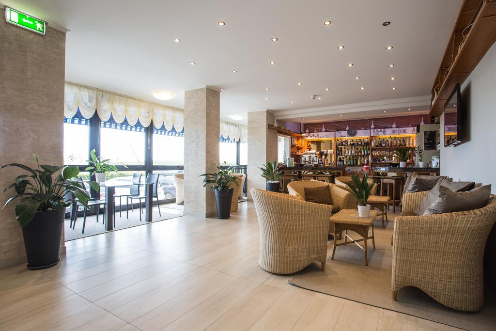 Hotel Byron Milano Marittima Eksteriør billede