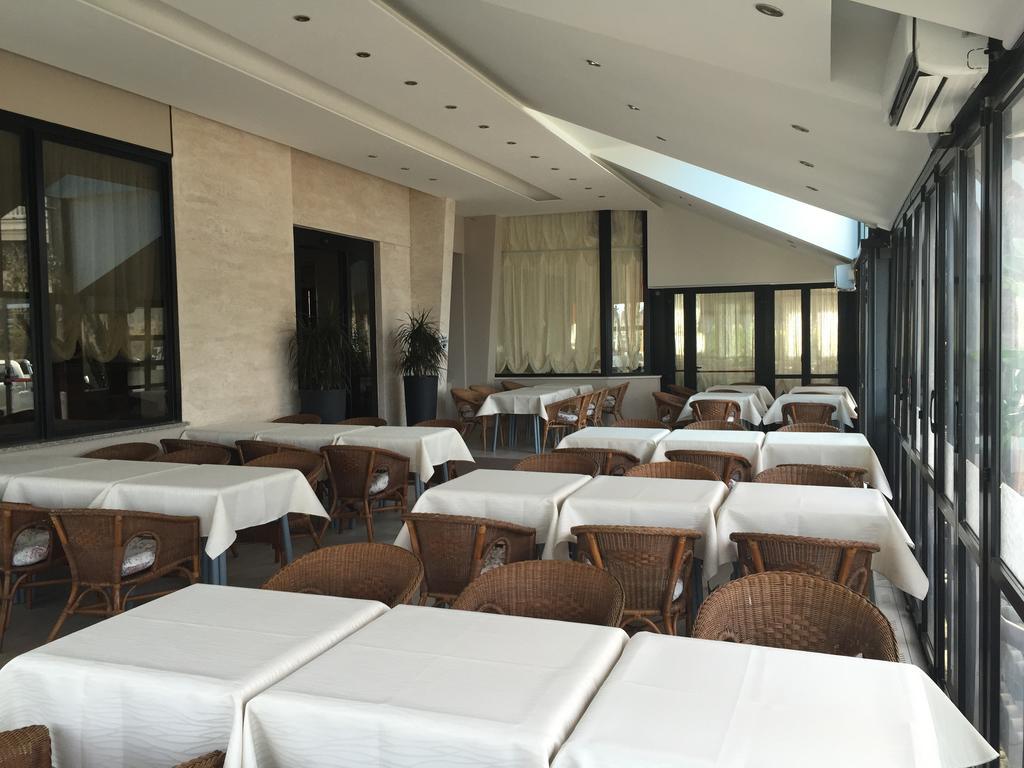 Hotel Byron Milano Marittima Eksteriør billede