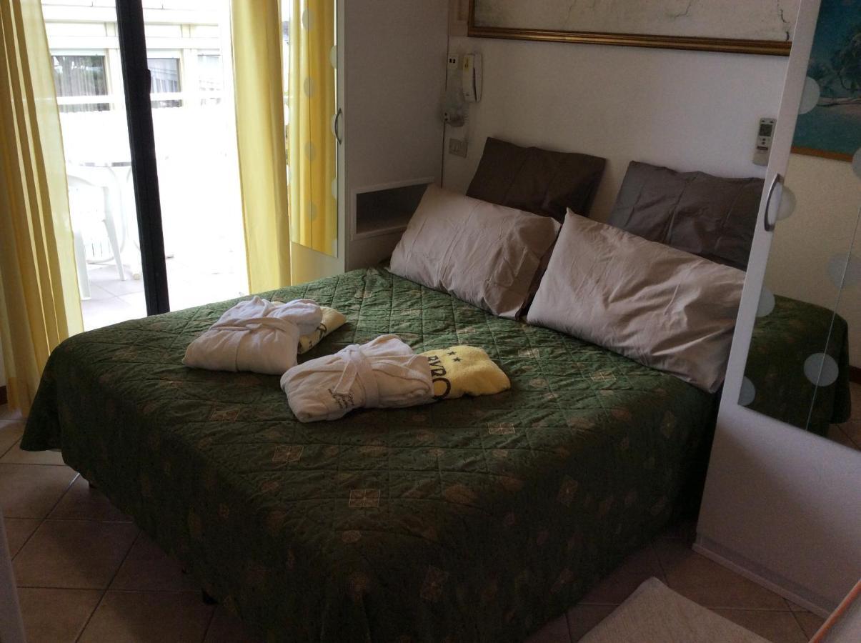 Hotel Byron Milano Marittima Eksteriør billede